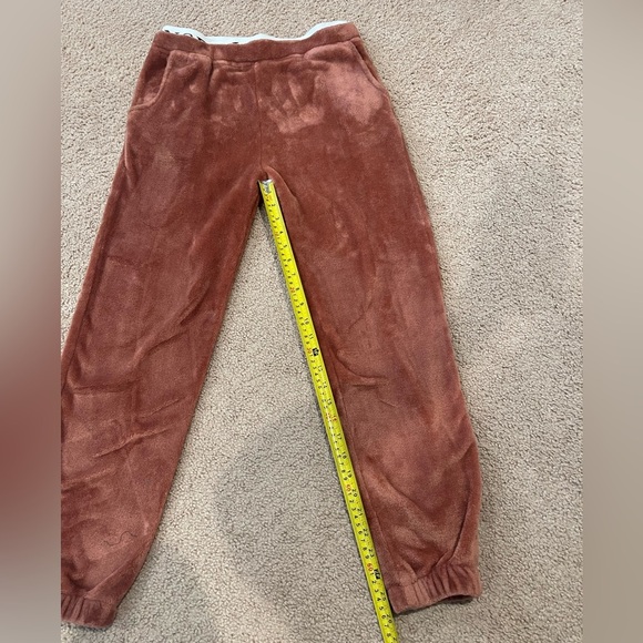 LEO ROSI Plush Lounge Fleece Jogger Pants - Picture 5 of 7